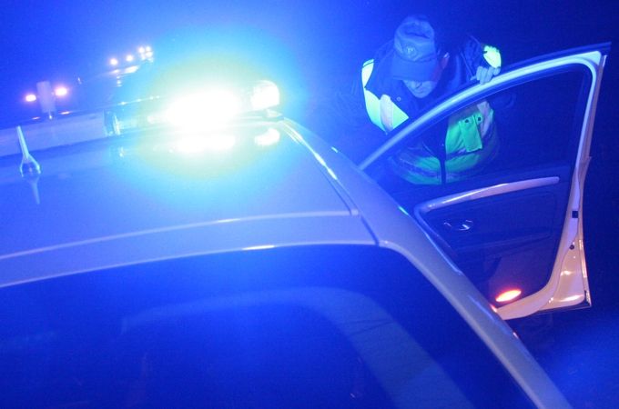 Elejas pagastā 39 gadus vecs vīrietis policistam piedāvā 60 eiro kukuli