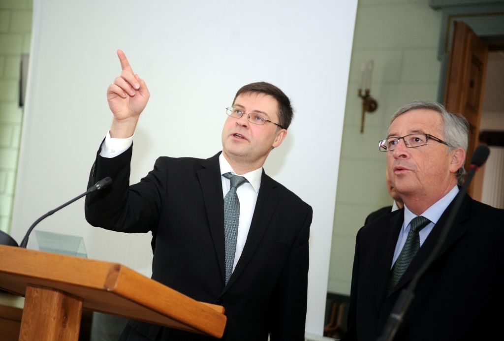 papildināts (12:46) - Dombrovskis noliedz ziņas par viņam piedāvāto EK viceprezidenta un enerģētikas savienības komisāra portfeli
