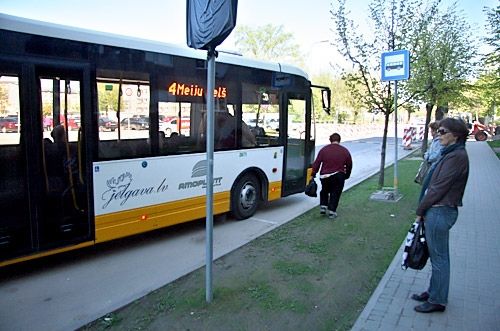 Lai saņemtu kompensāciju, jāsaglabā mēnešbiļetes un braukšanas biļetes