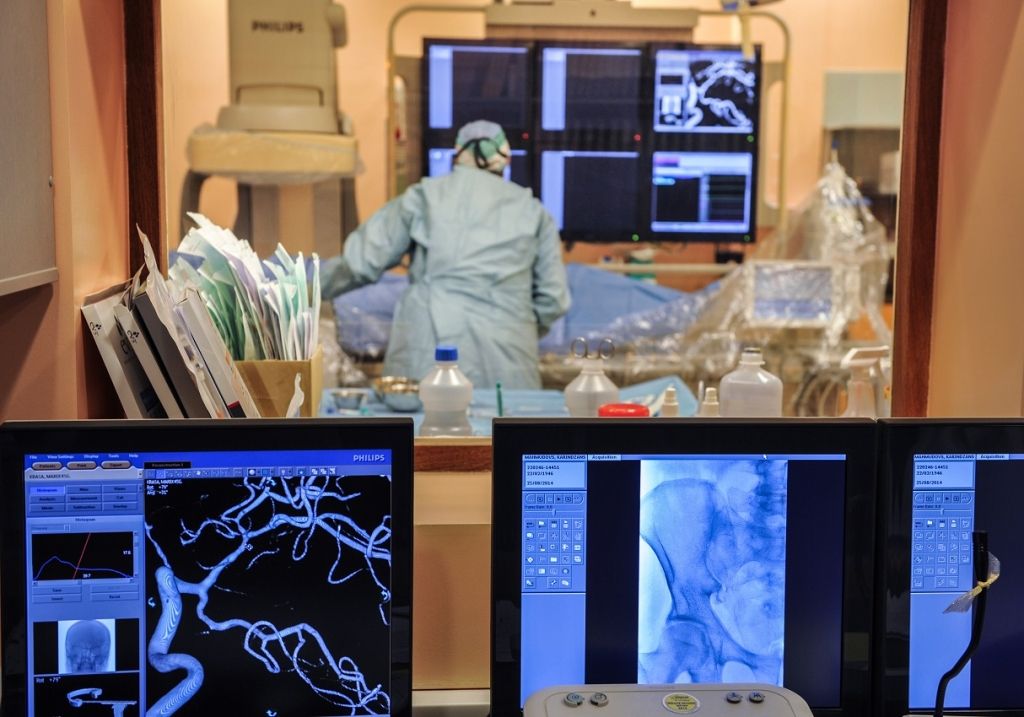Reģionu slimnīcās speciālistu trūkums visos līmeņos