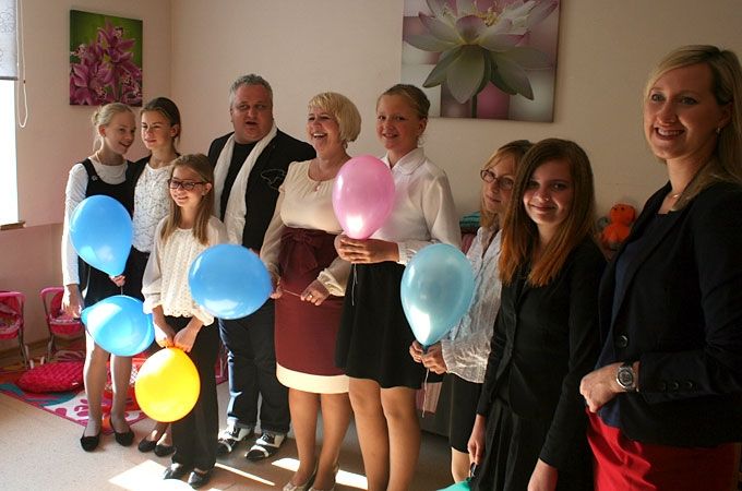 Kontrtenora Sergeja Jēgera labdarības fonds sadarbībā ar «Coca-Cola HBC Latvia» iepriecina «Ģintermuižas» slimnīcas bērnus