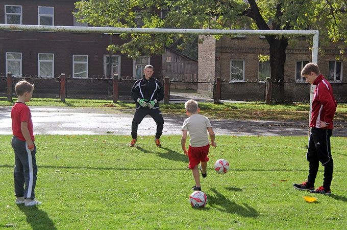 «Zemgales futbola dienā 2014» piedalās dažāda vecuma un meistarības entuziasti