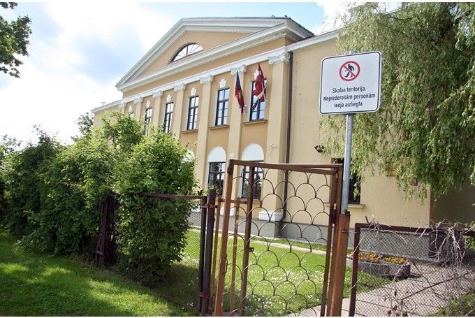 Jelgavas pašvaldība iecerējusi par 1,9 miljoniem eiro būvēt sporta zāli pie Jelgavas 2.internātpamatskolas