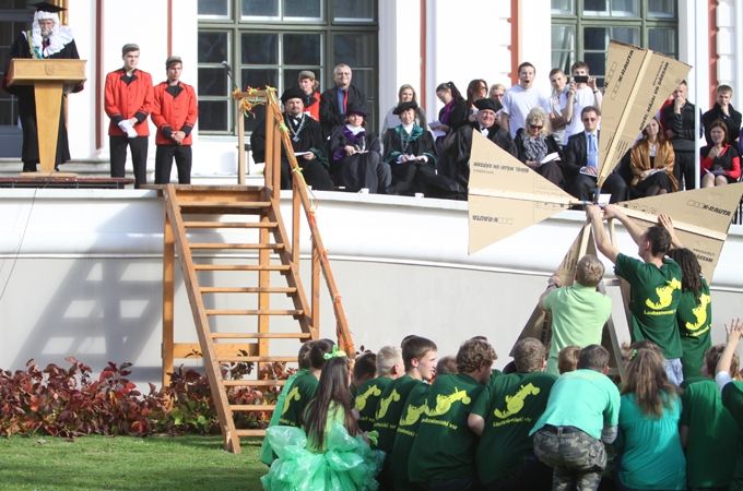 Azemitologs šodien jau 47. reizi dresē jaunos studentus