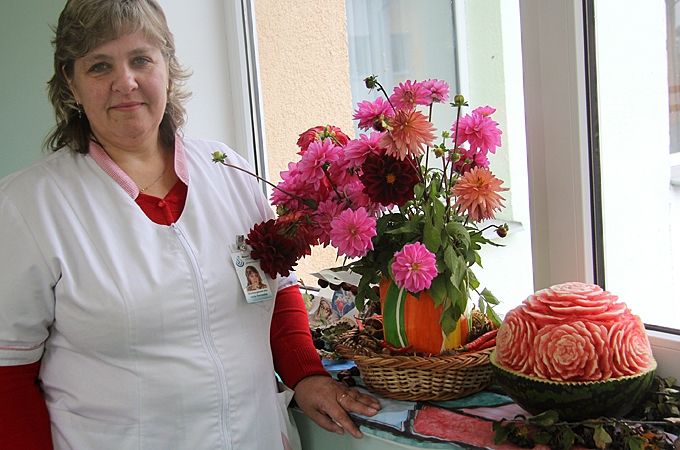 Slimnīcā «Ģintermuiža» rudens veltes pārtapušas mākslas darbos