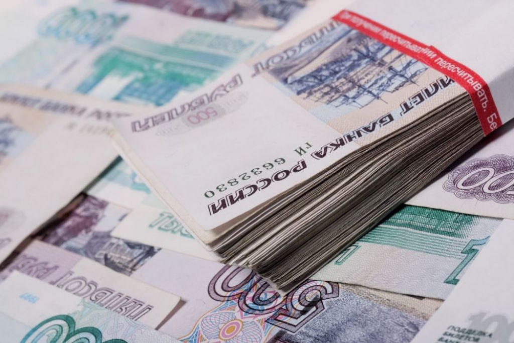 Krievijas Banka rubļa atbalstam pārdevusi vairāk nekā 4 miljardus dolāru