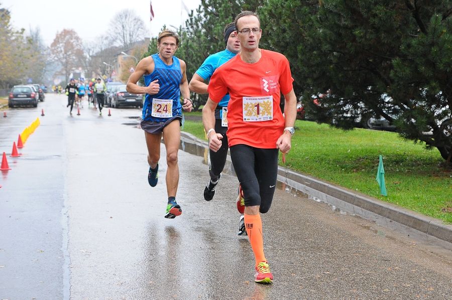 Pusmaratonā uzvar Ludmila Joce un Valdis Ņilovs (foto/video)