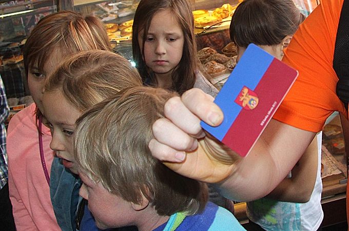 Būs jaunas skolēnu apliecības un iedzīvotāja kartes