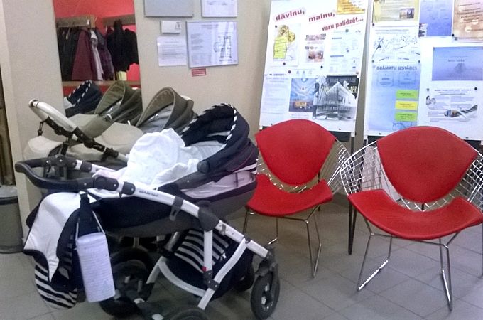 Bibliotēkā izglītojošas lekcijas jaunajiem vecākiem 