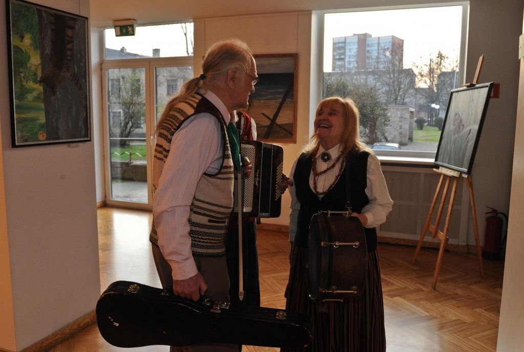 FOTO: Ievas Šustikas gleznu personālizstāde