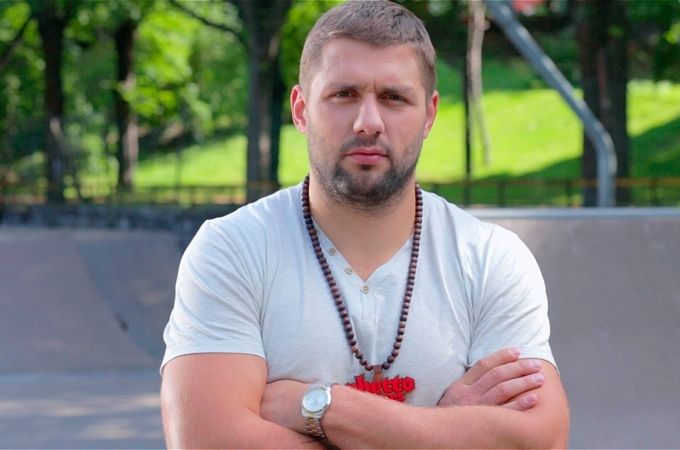 «Latvijas Maksimālisti» viedokļu līderis Raimonds Elbakjans iedvesmos Jelgavas skolēnus