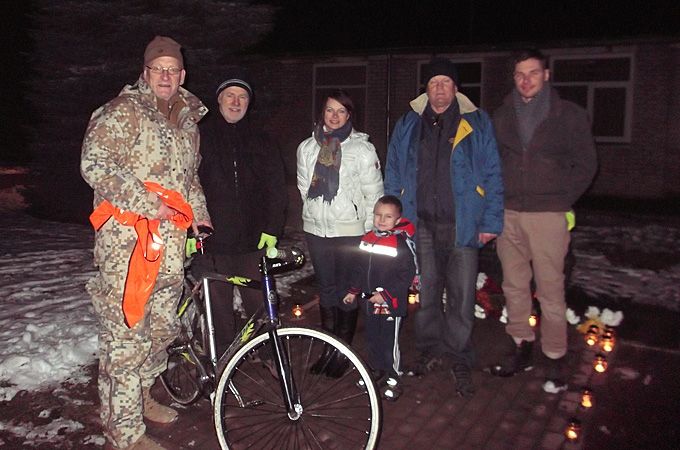 Vārpā «Zemgales Ziņu» velopastaigu sagaida ar ugunskuru un tēju 