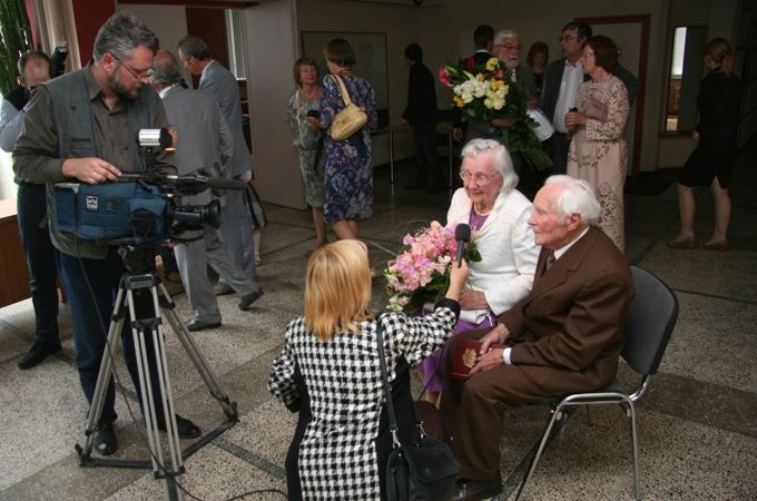 Novads laulību godpilnās jubilejas atzīmēs pils Sudraba zālē