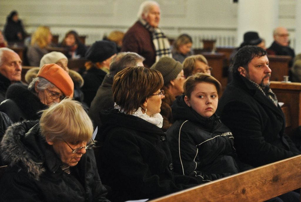 Kokles no dažādiem Latvijas ansambļiem pieskandina Jelgavas Sv.Annas baznīcu (FOTO)