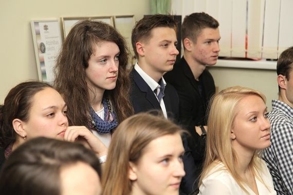 «PET Baltija» sveic Jelgavas vidusskolēnus – jaunos ķīmiķus