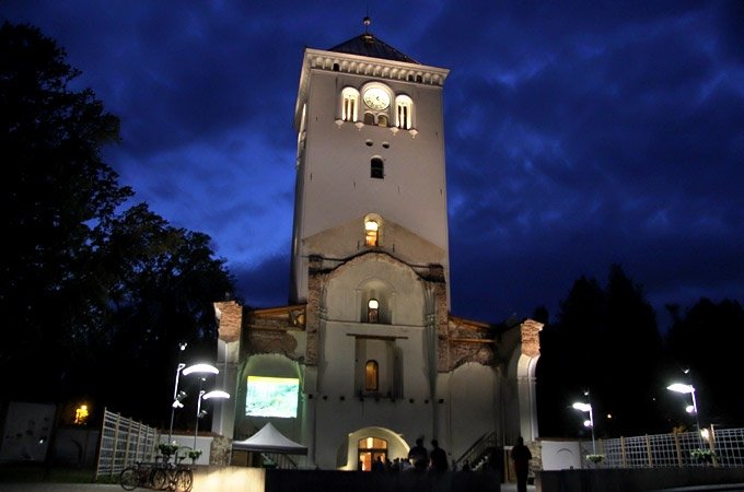 Radošajā nodarbībā Jelgavas Sv.Trīsvienības baznīcas tornī varēs iepazīt etnogrāfiskās spēka zīmes