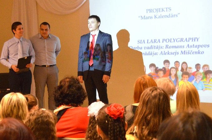 Bērni palīdz, iesaistoties sociālajā projektā «Mans kalendārs» (FOTO)