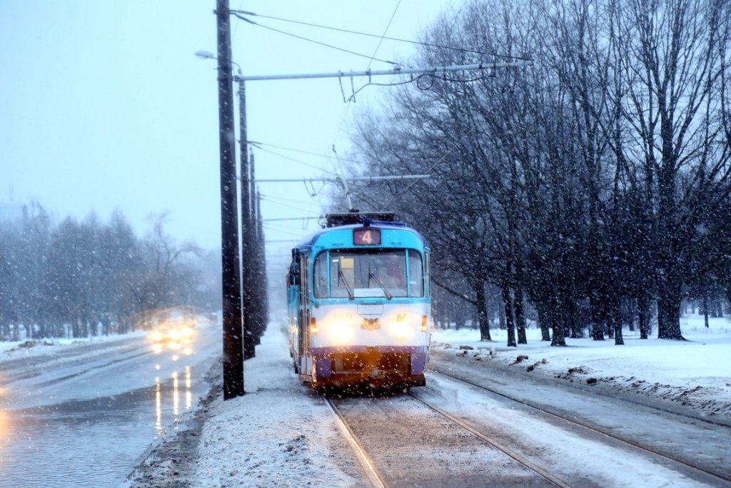 papildināts (14:18) - Vairumam pasažieru no februāra brauciens Rīgas sabiedriskajā transportā maksās 1,15 eiro