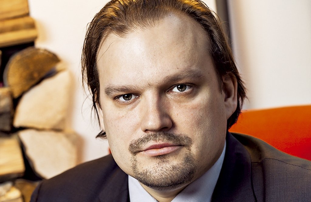 Kas aizstāv Maxima lietā aizdomās turētos?