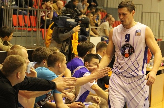 «Jelgava» pārspēj LU basketbolistus, Pļavniekam sezonas piespēļu rekords