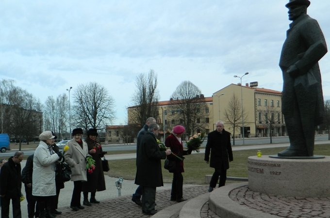 Piemin pirmo valsts prezidentu Jāni Čaksti