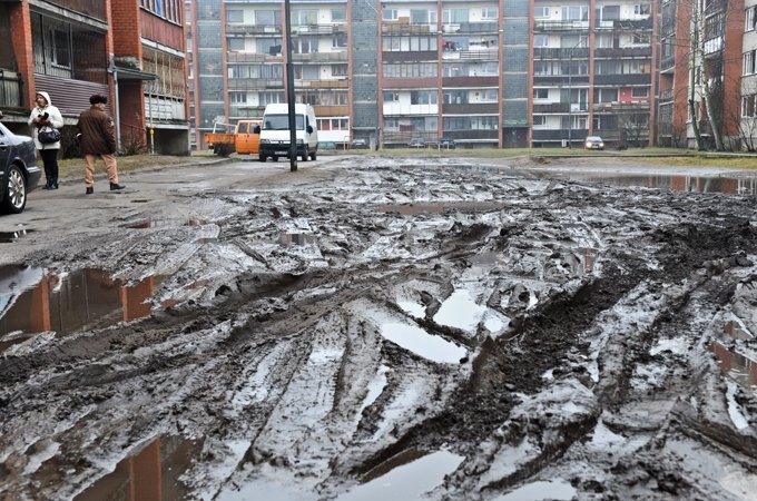 Jelgavas dome apstiprina līdzfinansējuma kārtību daudzdzīvokļu namu zemesgabalu labiekārtošanai