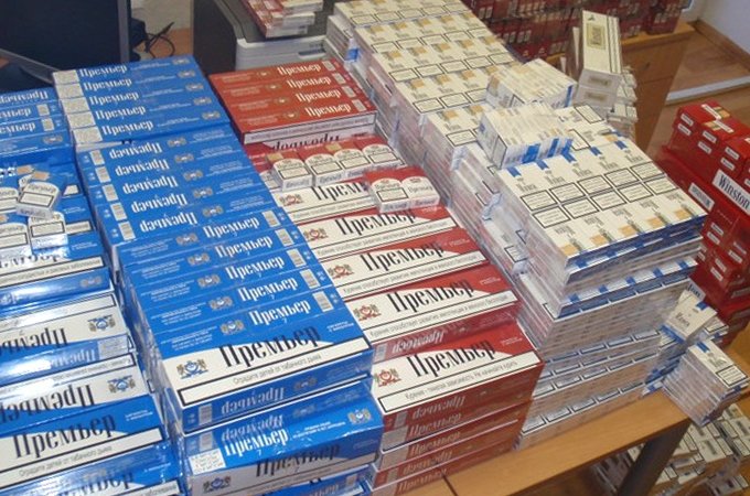 Konfiscē alkoholu un cigaretes Jelgavas novadā, Jelgavas tirgū un Iecavā 