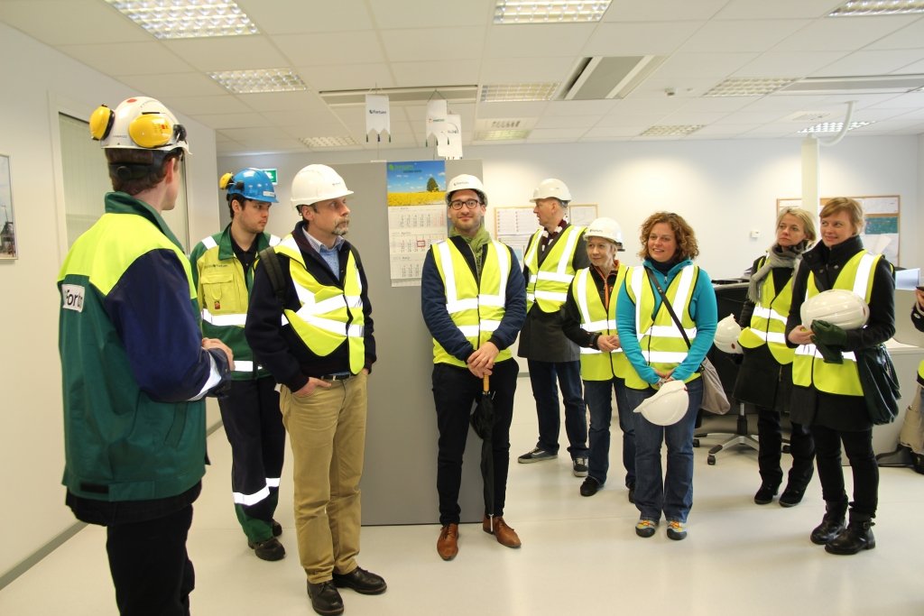 «Fortum» biomasas koģenerācijas staciju Jelgavā apmeklē ES vides atašeji