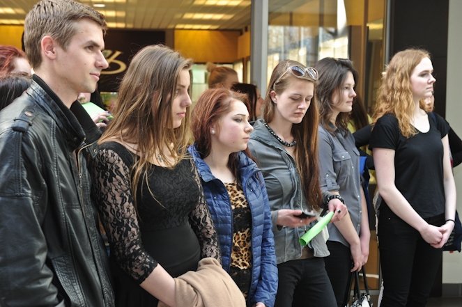 FOTO: ES fondu līdzfinansētā programma «Jauniešu garantija» «Pilsētas pasāžā»