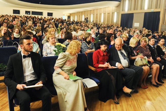 Jelgavas Spīdolas ģimnāzija nosvin ceturtdaļgadsimtu (FOTO)