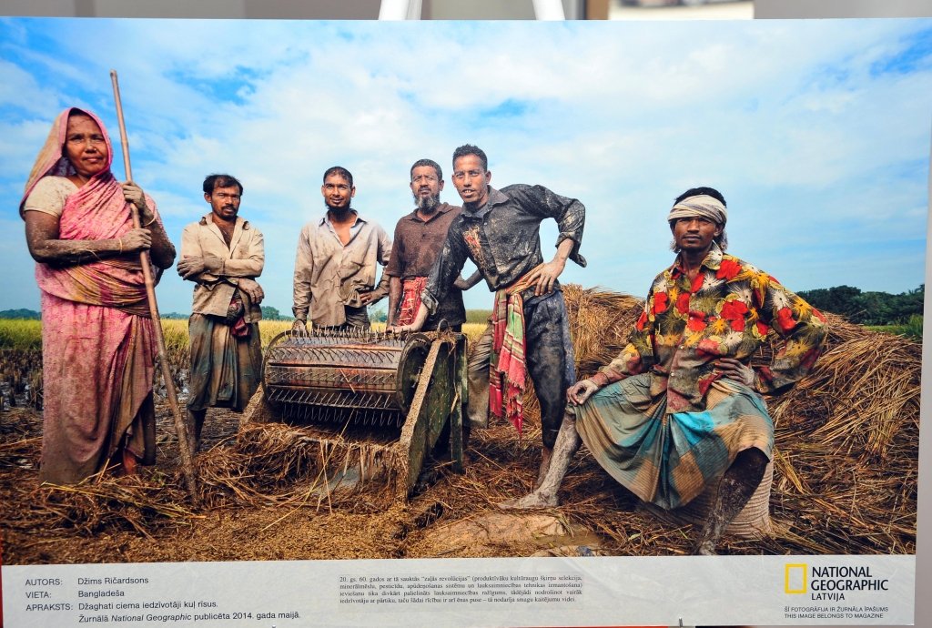 LLU Aulas foajē skatāma ceļojošā «National Geographic» fotoizstāde «Pārtikas neredzamā puse»