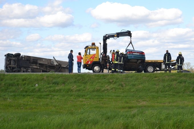 Četru auto avārija Nākotnē sabremzē satiksmi (papildināts) (FOTO)