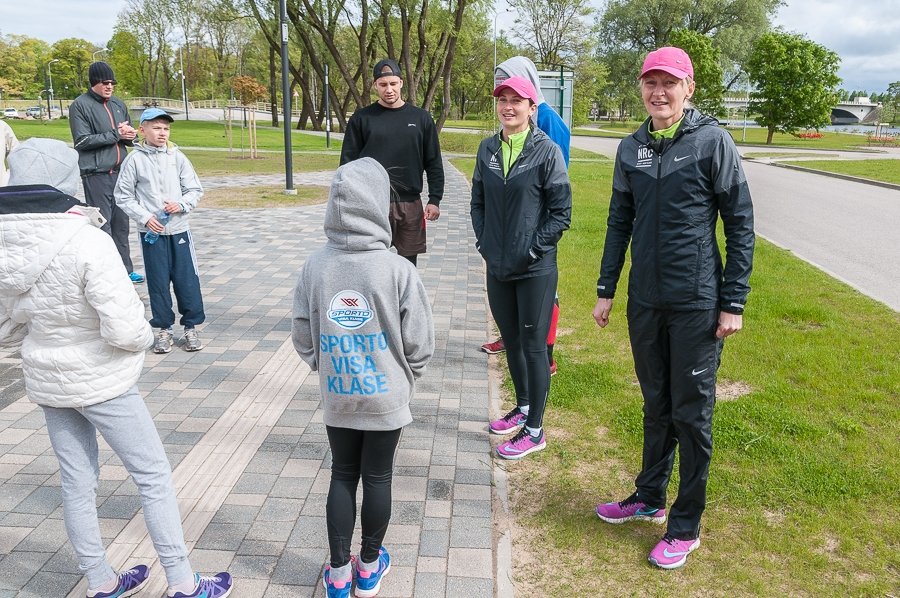 Turpinās koptreniņi, gatavojoties Jelgavas nakts pusmaratonam (FOTO)