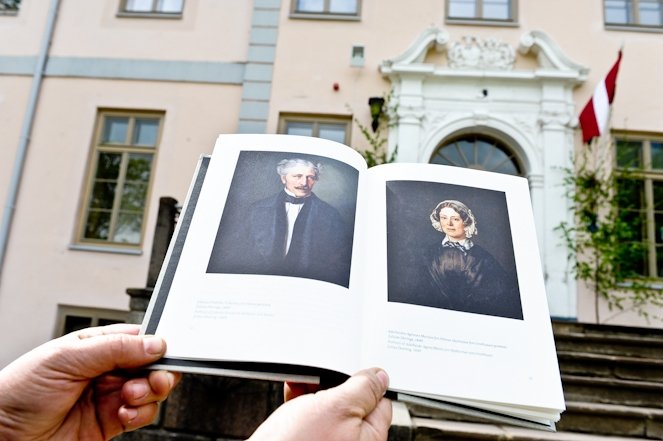 Iznākusi grāmata, kādu vajadzētu katram pagastam un muižai (FOTO)