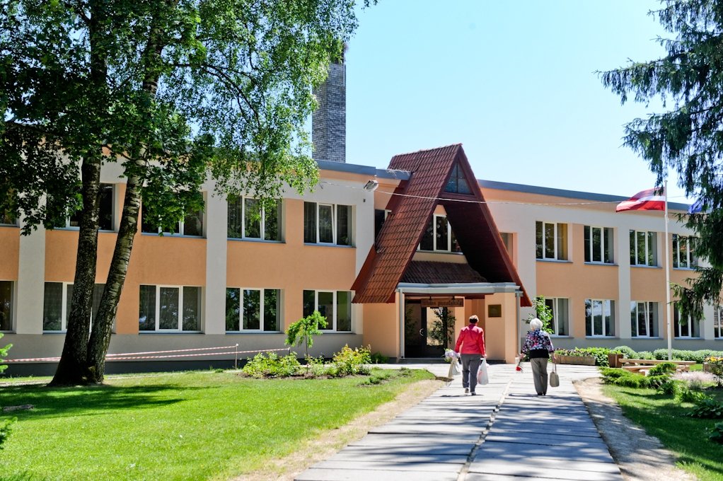 «Ziņas» viesojas Teteles pamatskolas, Spīdolas ģimnāzijas, Vakara (maiņu) vidusskolas, 5.vidusskolas un Tehnoloģiju vidusskolas izlaidumos (FOTO)