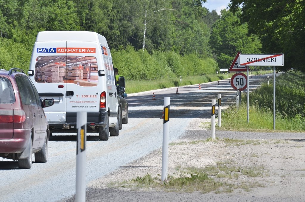 No Ozolniekiem līdz Dalbei vēl divas nedēļas brauksim ar 50 km/h (papildināts)