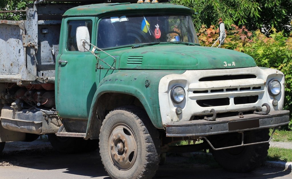 Saskrienas ar kravas auto un citi satiksmes pārkāpumi