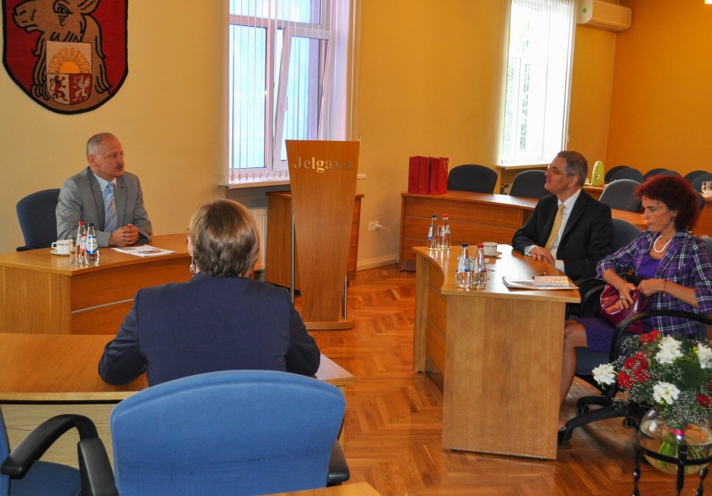 Kanādas ārkārtējā un pilnvarotā vēstnieka Alēna Osēra vizīte Jelgavā (FOTO)