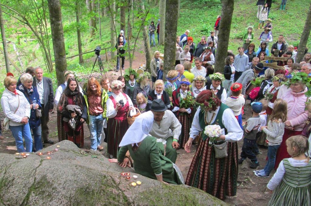 Pokaiņos sestdien pulcēsies astrologi, dziednieki, zintnieki un zīlnieki