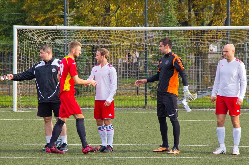 Sadalītas Jelgavas kausa izcīņas godalgas un pilsētas čempionāta medaļas futbolā (FOTO)