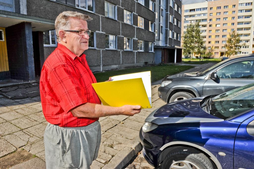 Nespēj vienoties par Puķu ielas iekšpagalma sakārtošanu (FOTO)
