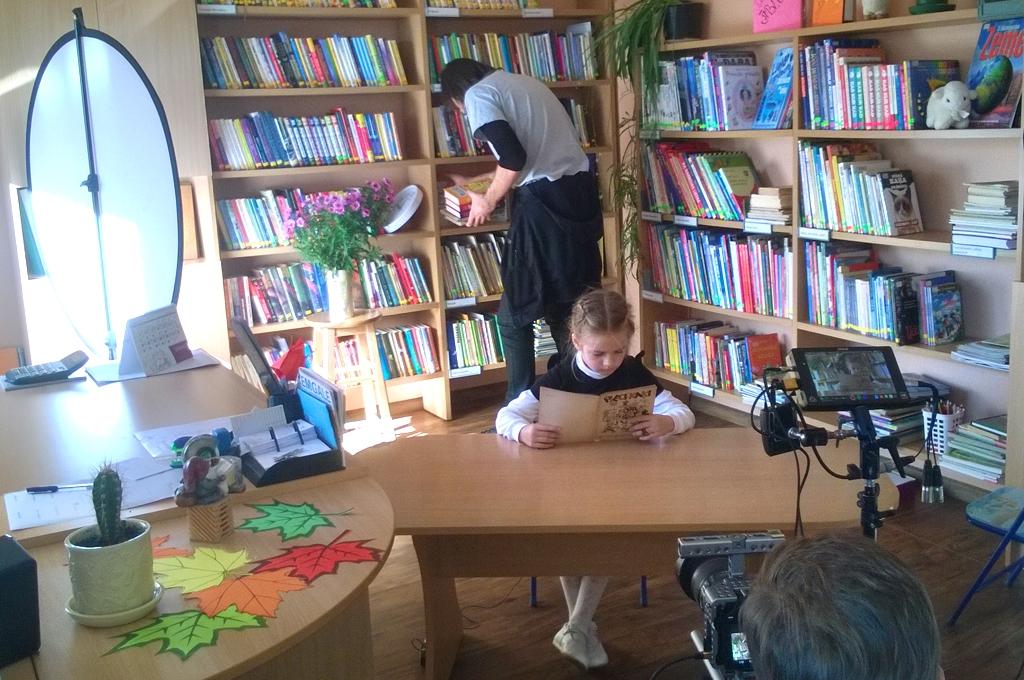 Garozas bibliotēka piedalās «Latvijai 97! Vārdi» video apsveikuma veidošanā (FOTO)