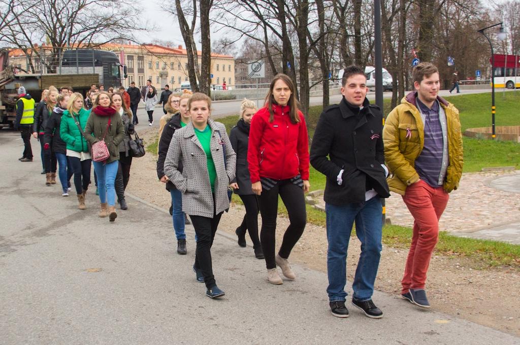 FOTO: Studentu dienās saliedēšanās uzdevumi Tehniskajā fakultātē