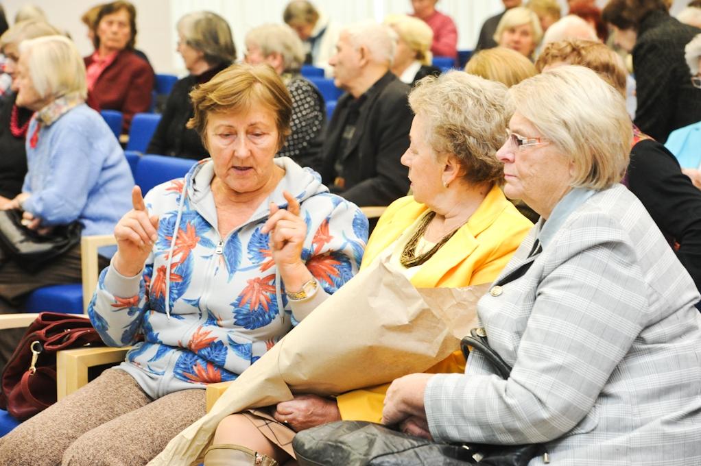 Jelgavas pensionāri tiekas ar Valsts kontrolieri (FOTO)