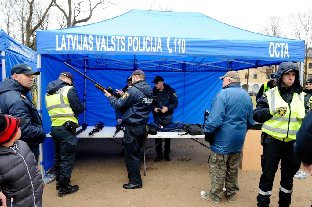FOTO: Raiņa parkā Valsts policija šodien svin 97.gadadienu