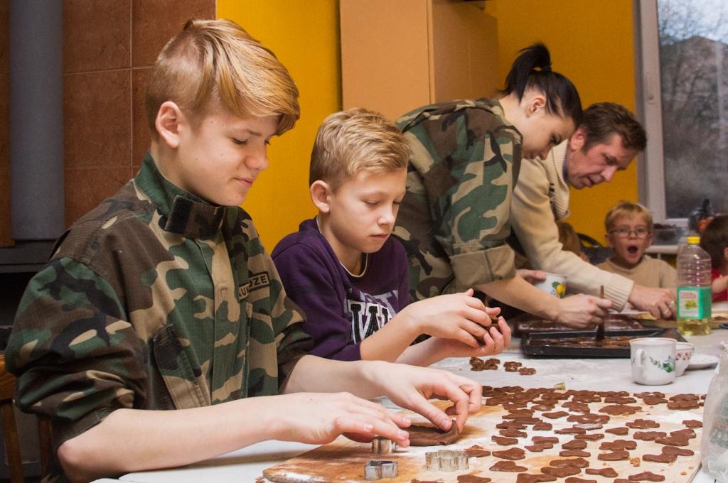 Sv.Annas baznīcā cītīgi gatavojas Ziemassvētku uzvedumam (FOTO)