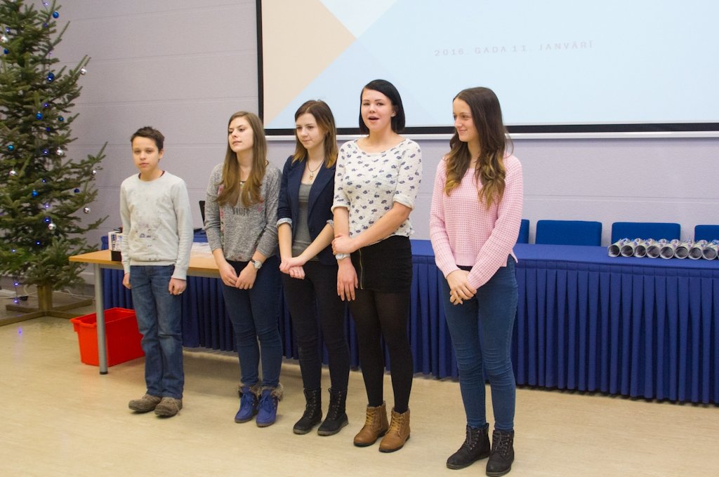 Dabaszinātņu konkursā triumfē Valsts ģimnāzijas komanda (FOTO)