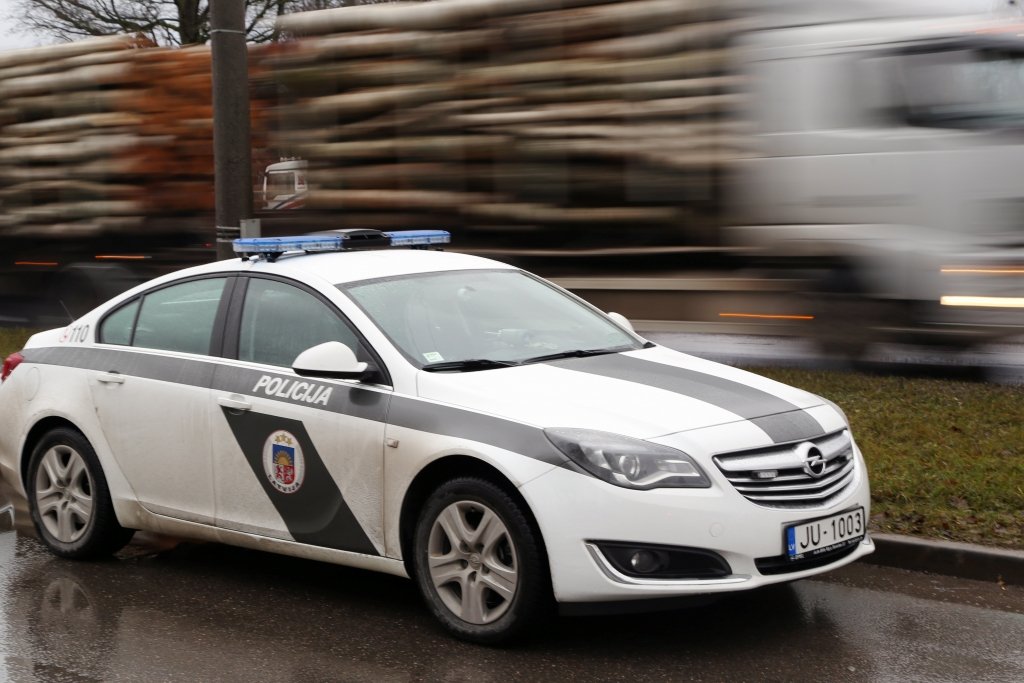 Smagas traumas satiksmes negadījumā guvis grupas The Hobos līderis; policija lūdz atsaukties aculieciniekus