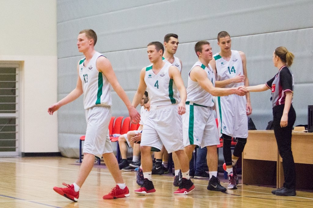 LLU basketbolisti piedzīvo zaudējumu pret līgas līderiem (FOTO)