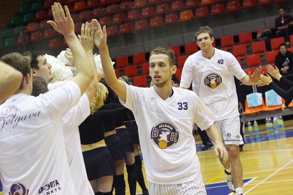 «Jelgavas» basketbolisti demonstrē vāju sniegumu un kapitulē jūrmalniekiem